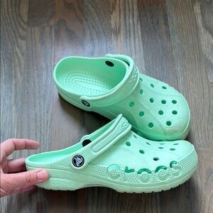 Women's crocs